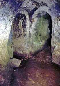 Isola Lachea Grotta dell'eremita 1