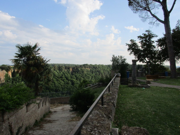 Castel Sant'Elia e la valle Suppentonia I Giardini