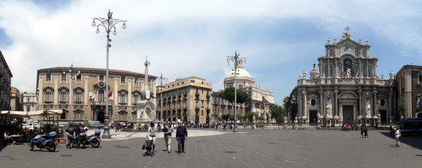 Piazza_del_Duomo,_Catania,_Panorama