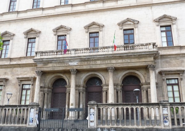 Catania-Palazzo_delle_Scienze_3