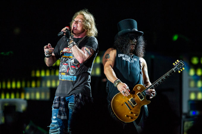 BRISBANE, AUSTRALIA - FEBRUARY 07: Axl Rose and Slash perform at the Guns 'N' Roses 'Not In This Lifetime' Tour at QSAC Stadium Brisbane on February 7, 2017 in Brisbane, Australia. (Photo by Marc Grimwade/WireImage,) 