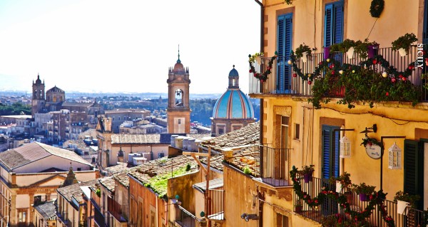 EXWG8W Townscape with Cathedral San Giuliano, Caltagirone, Sicily, Italy 