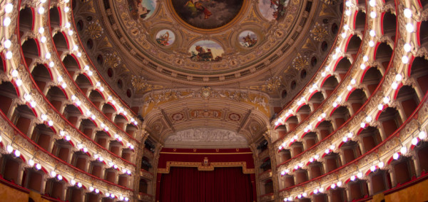 L'interno del teatro "Bellini" di Catania 