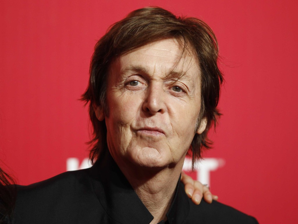 Paul McCartney, la star dei Beatles spegne 77 candeline