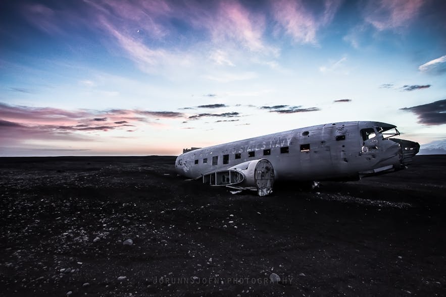 the-abandoned-dc-plane-on-solheimasandur-1