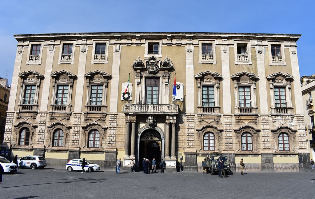 1200px-Palazzo-degli-Elefanti