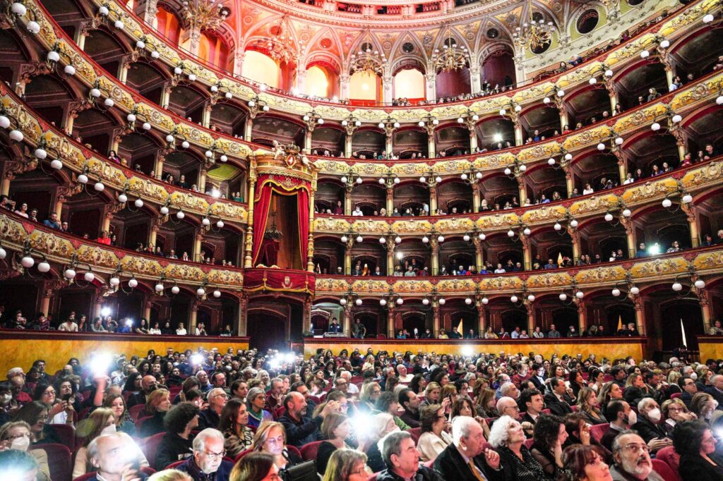 “Inno alla gioia” e alla fratellanza tra i popoli: è il messaggio di pace del Concerto di Capodanno del Teatro Massimo Bellini di Catania