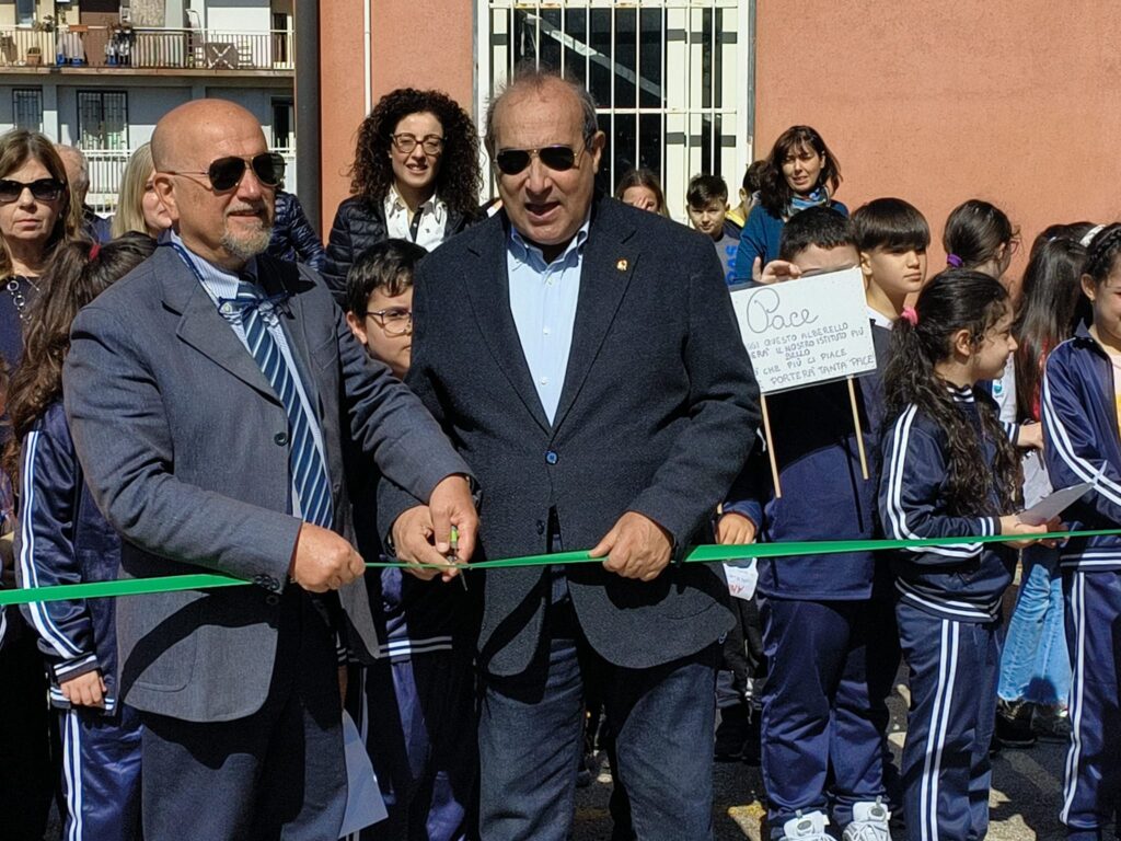 Lions Catania Faro Biscari: Alla scuola Vittorino da Feltre per il service Piantumazione Alberi