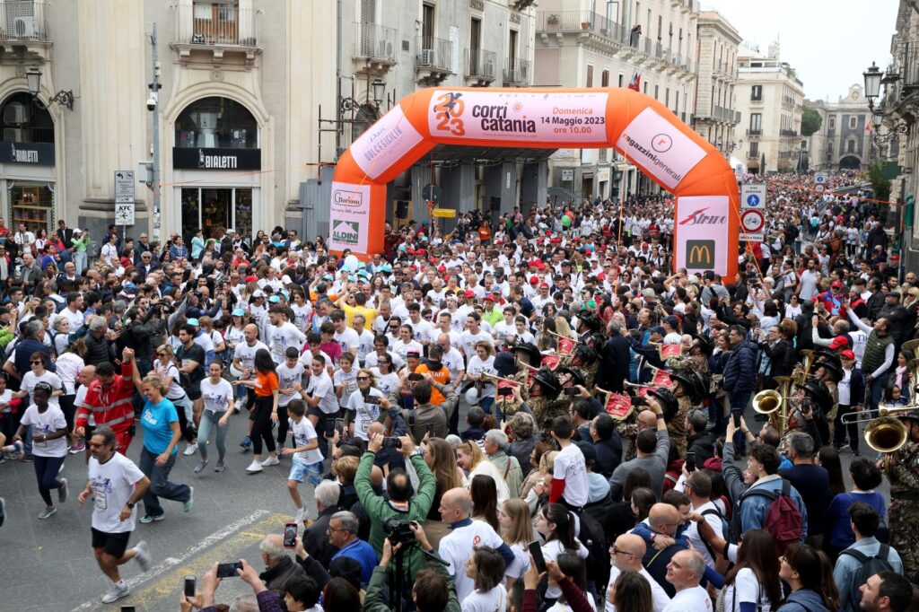 La 15° Corri Catania ha fatto centro! Una grande festa della città che neanche il tempo variabile è riuscito a condizionare