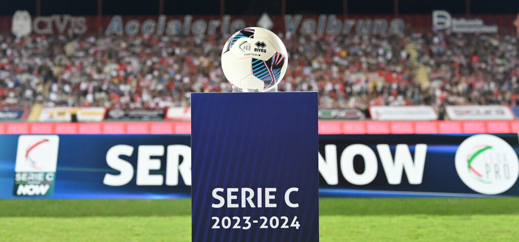 Serie C, 6^ giornata: le “vespe” al comando del Girone C, il Benevento rimonta il Crotone e vola al 2° posto