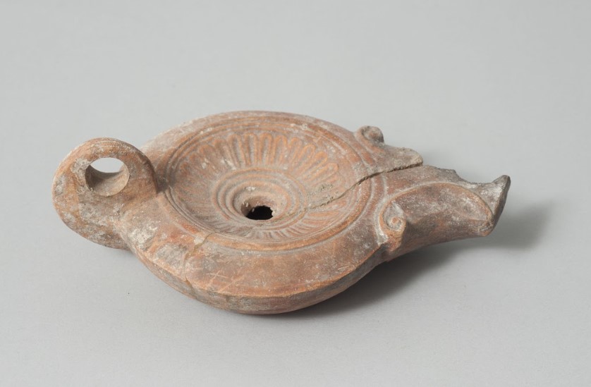 Benedettini, studiosi a confronto sull’antica ceramica ellenistica