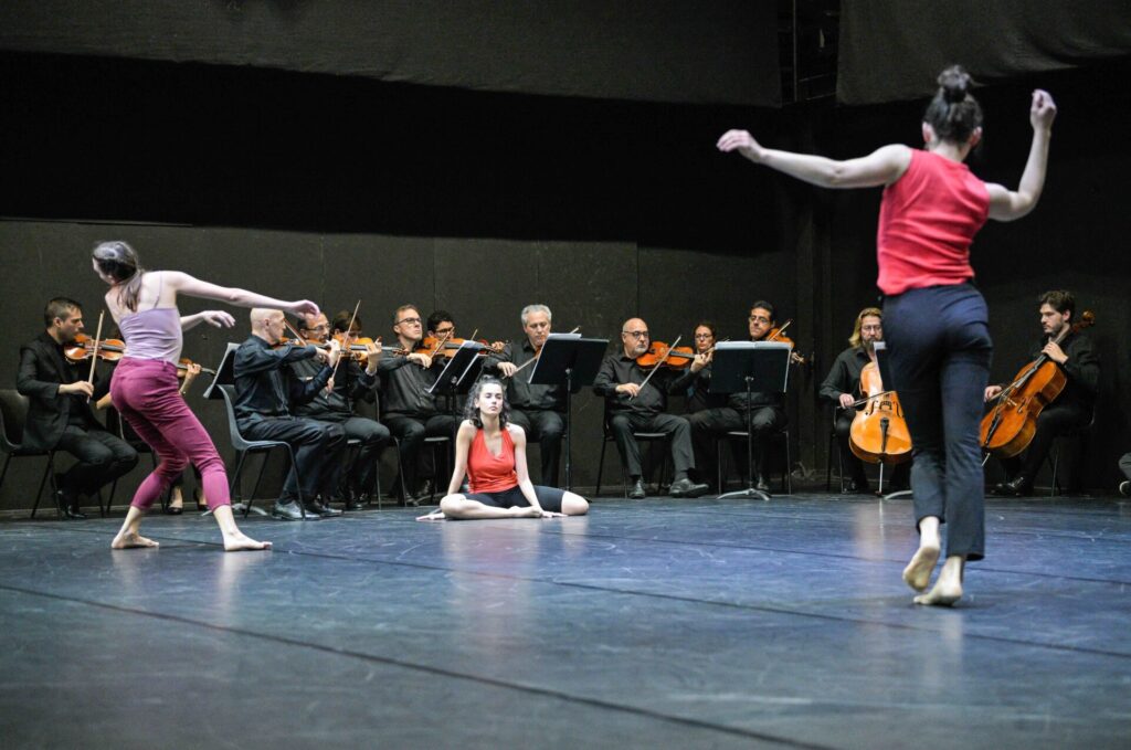 “Be resident nella città la danza” arriva nelle scuole: l’articolato progetto realizzato da Scenario Pubblico e il Teatro Massimo Bellini