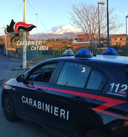 Scoperto dai Carabinieri un “sorvegliato speciale” che passeggiava di notte a Tremestieri Etneo