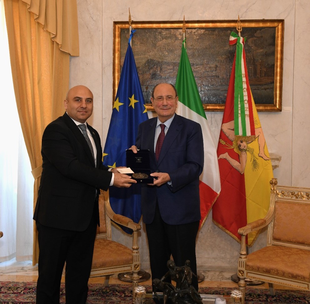 L’ambasciatore dell’Azerbaigian incontra Schifani a Palazzo d’Orleans