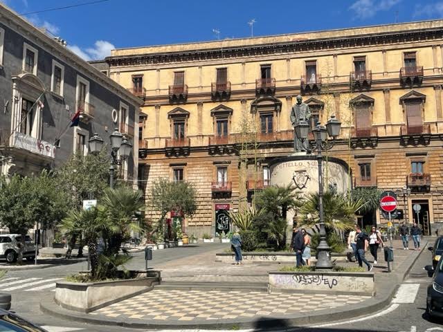 Mobilità sostenibile a Catania: Piazza San Francesco diventa area pedonale