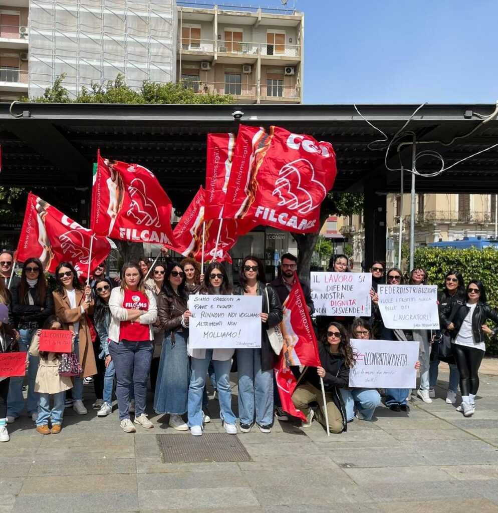 Messina, Pasqua infelice per lavoratori Federdistribuzione, sciopero di Filcams Cgil, Fisascat Cisl e Uiltucsa Piazza Cairoli