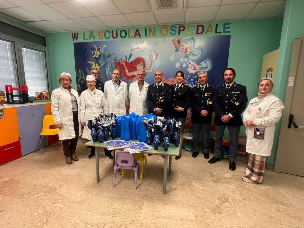 Poliziotti della squadra mobile di Catania in visita al reparto di Neonatologia dell’Ospedale “Garibaldi-Nesima”