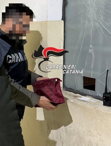 Catania, quartiere “Librino”. Arrestati dai Carabinieri 3 pusher minorenni. Uno stava sostituendo il parente da poco arrestato