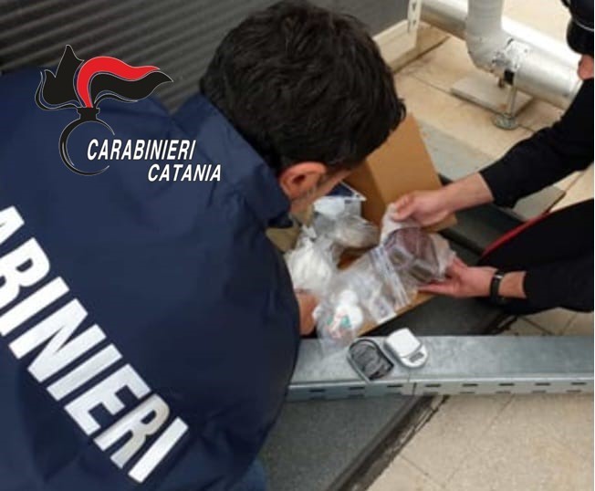 Mascalucia (CT). Fermato dai Carabinieri durante una consegna di marijuana: giovane pusher arrestato